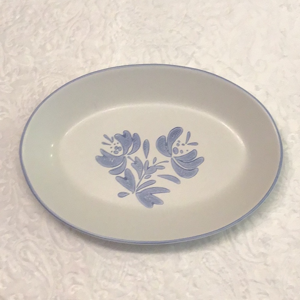 Pfaltzgraff Yorktowne 14" Oval Serving Platter Blue Flower VTG #16 Stoneware